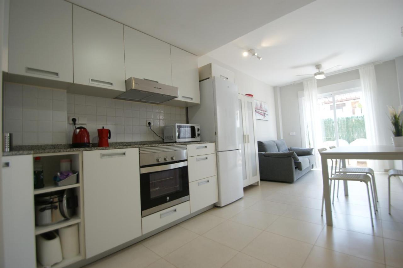 En A 300 M De La Playa, Con Patio Y Salida Directa A Calle Apartment Vera