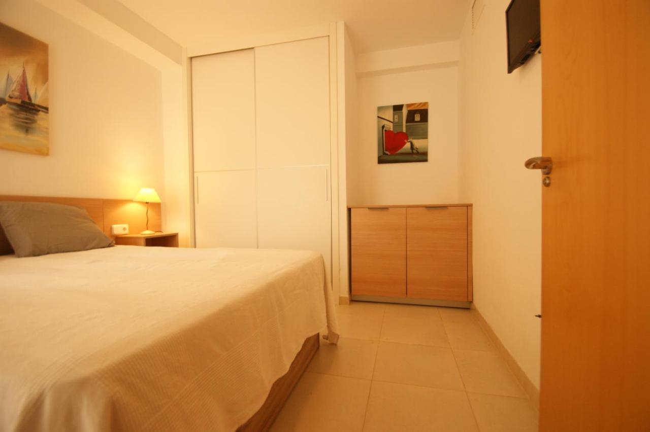 Apartment En A 300 M De La Playa, Con Patio Y Salida Directa A Calle Vera