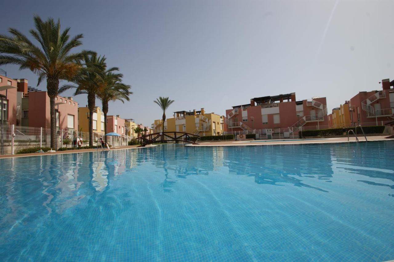 Apartment En A 300 M De La Playa, Con Patio Y Salida Directa A Calle Vera