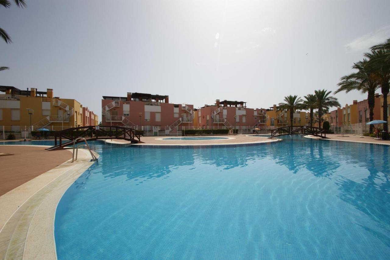 En A 300 M De La Playa, Con Patio Y Salida Directa A Calle Apartment