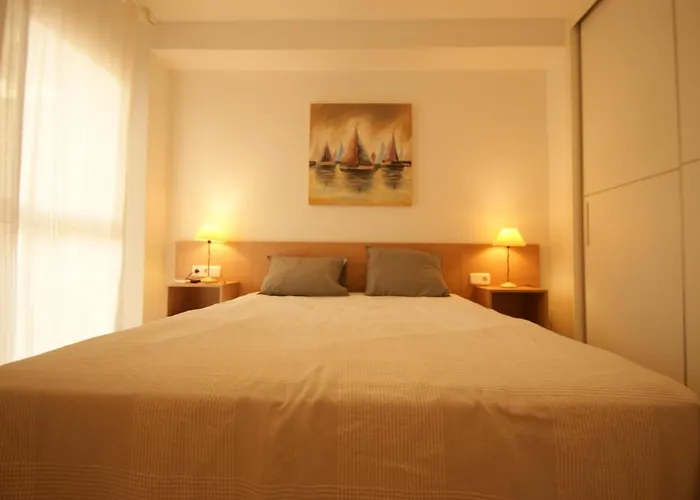 Apartamento En Vera A 300 M De La Playa, Con Patio Y Salida Directa A Calle