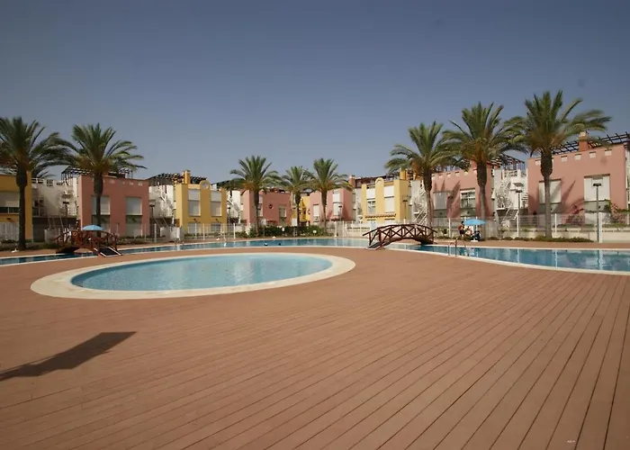 Apartamento En Vera A 300 M De La Playa, Con Patio Y Salida Directa A Calle