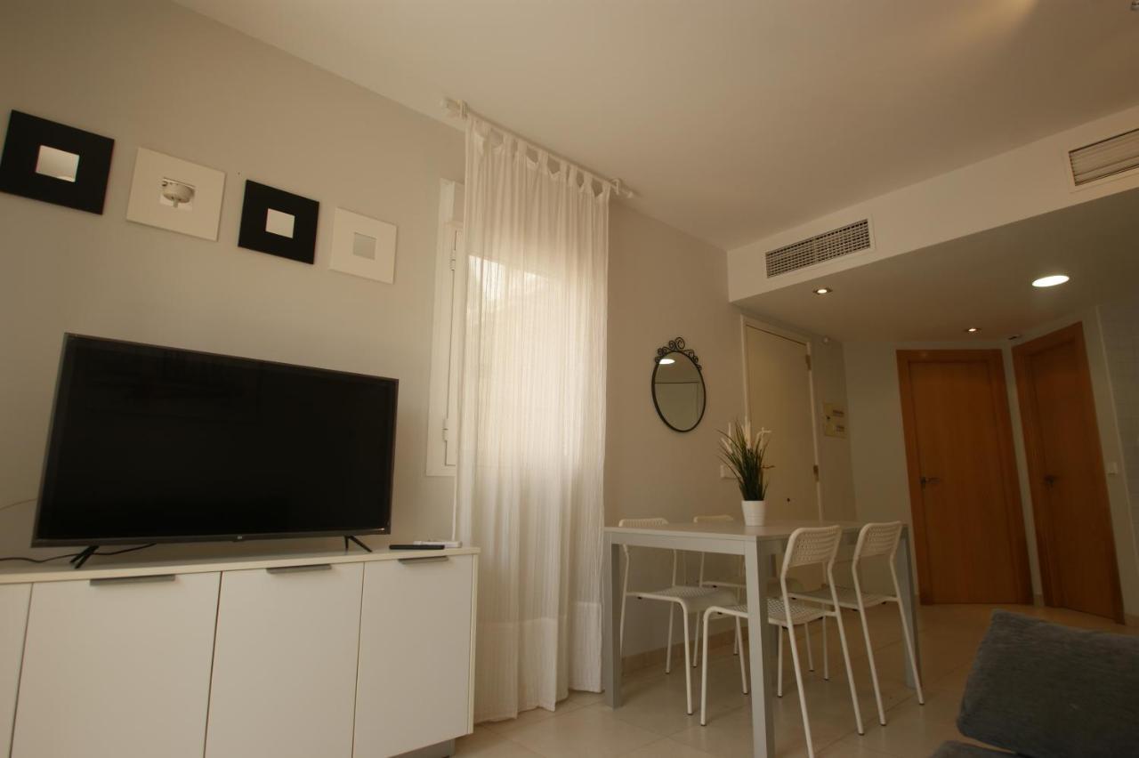 Apartment En A 300 M De La Playa, Con Patio Y Salida Directa A Calle