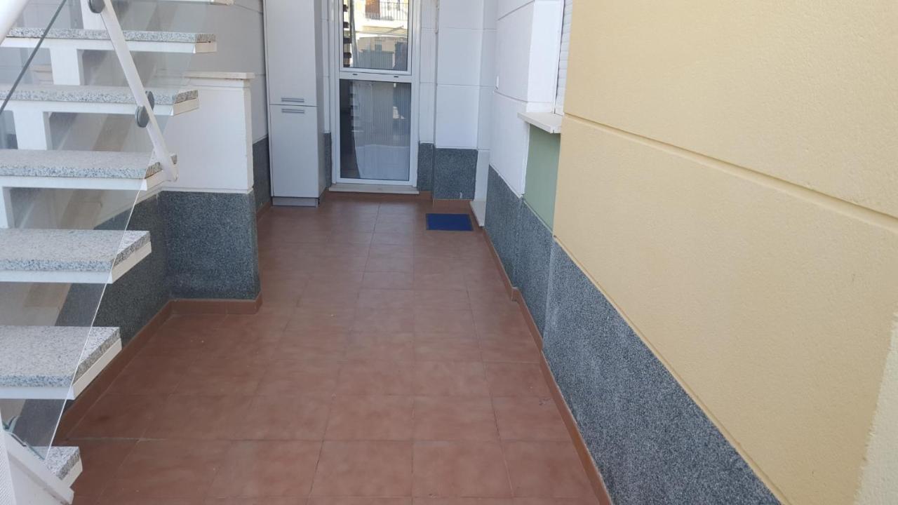 En A 300 M De La Playa, Con Patio Y Salida Directa A Calle Apartment Vera